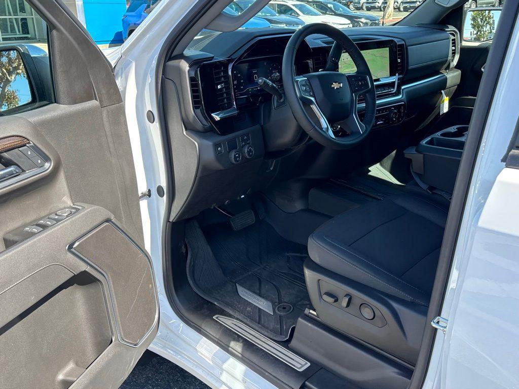new 2025 Chevrolet Silverado 1500 car, priced at $45,135