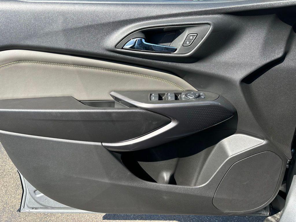new 2025 Chevrolet Trax car, priced at $24,440