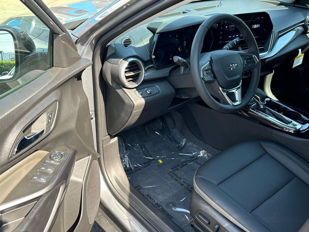 new 2025 Chevrolet Trax car, priced at $24,440