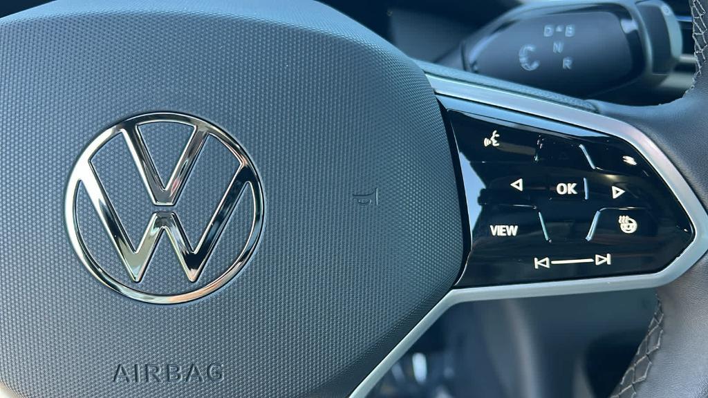 new 2025 Volkswagen ID.4 car, priced at $49,868