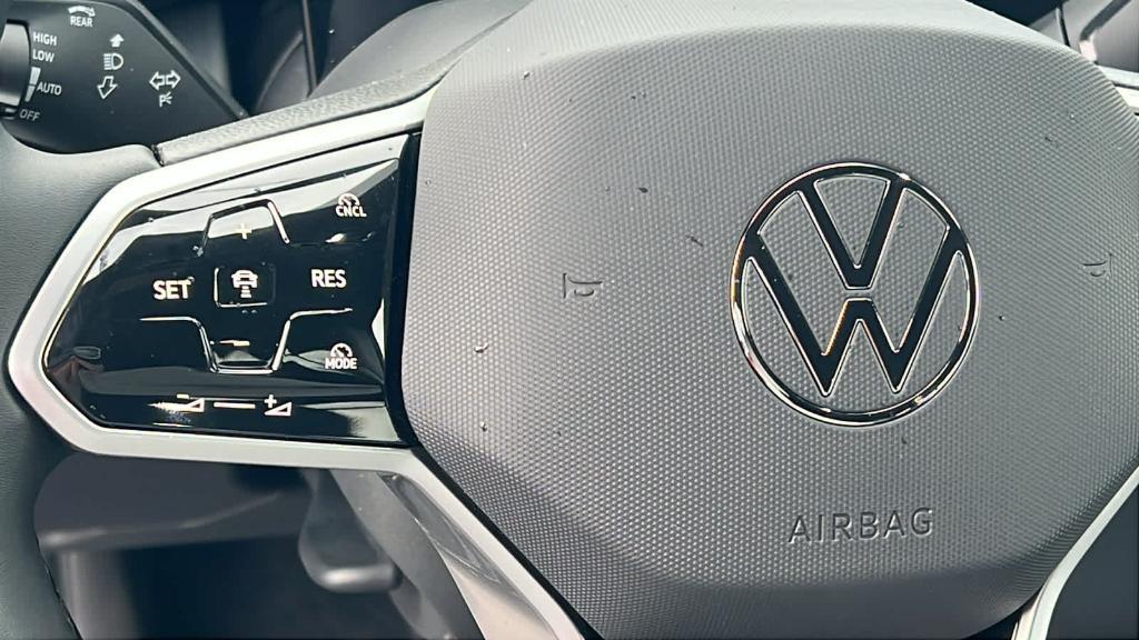 new 2025 Volkswagen ID.4 car, priced at $47,766
