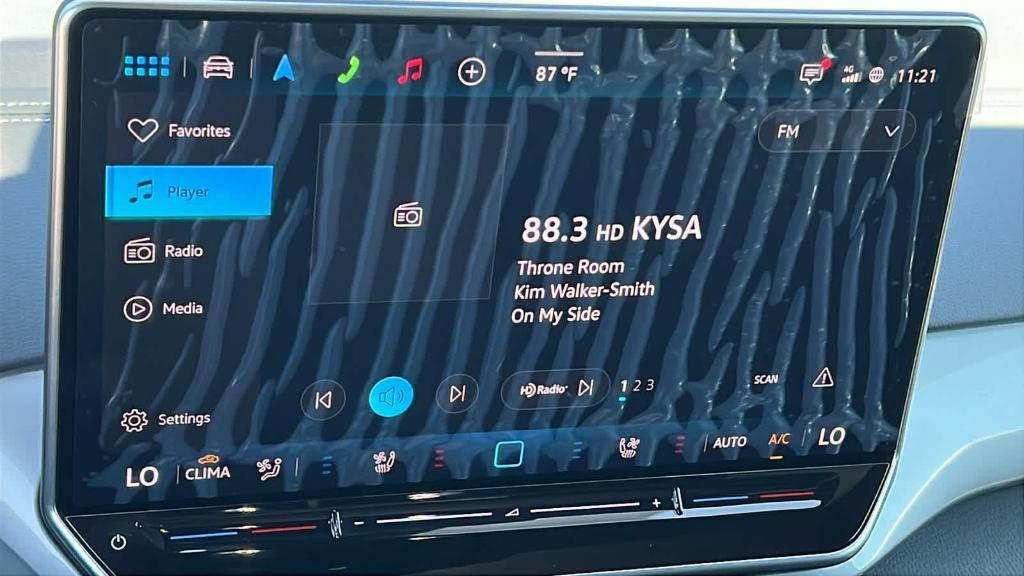 new 2025 Volkswagen ID.4 car, priced at $52,853