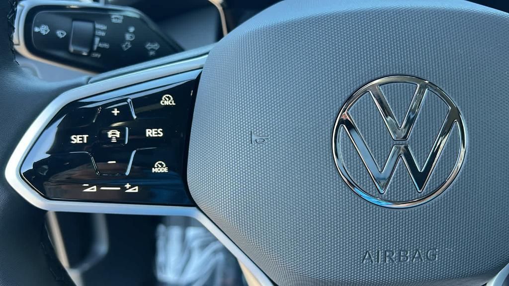 new 2025 Volkswagen ID.4 car, priced at $52,853