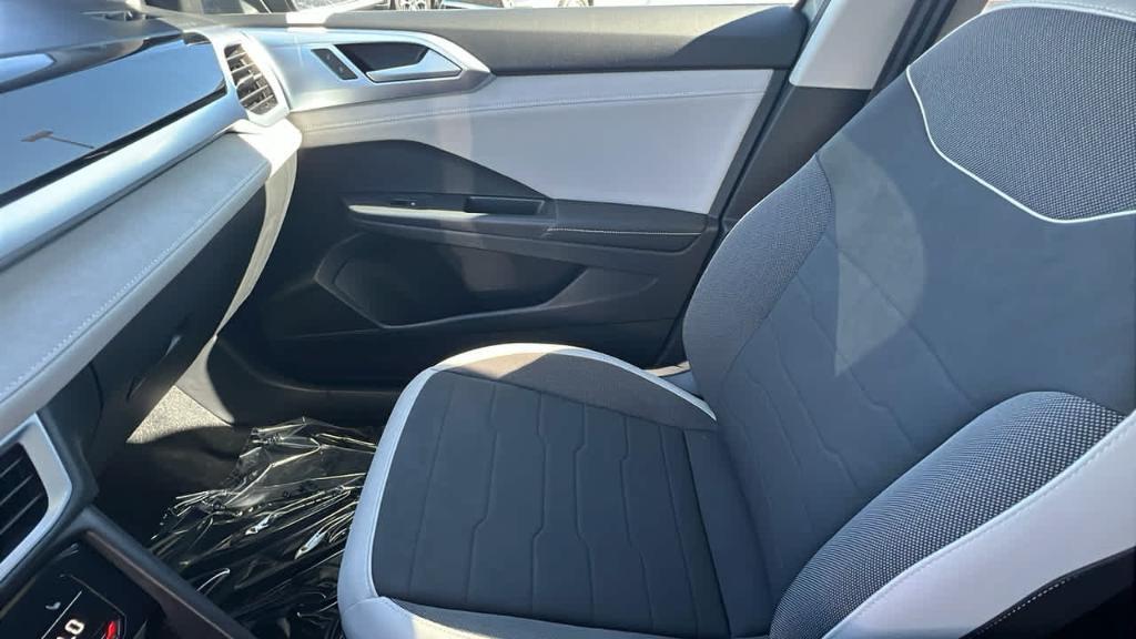 new 2025 Volkswagen Taos car, priced at $33,163