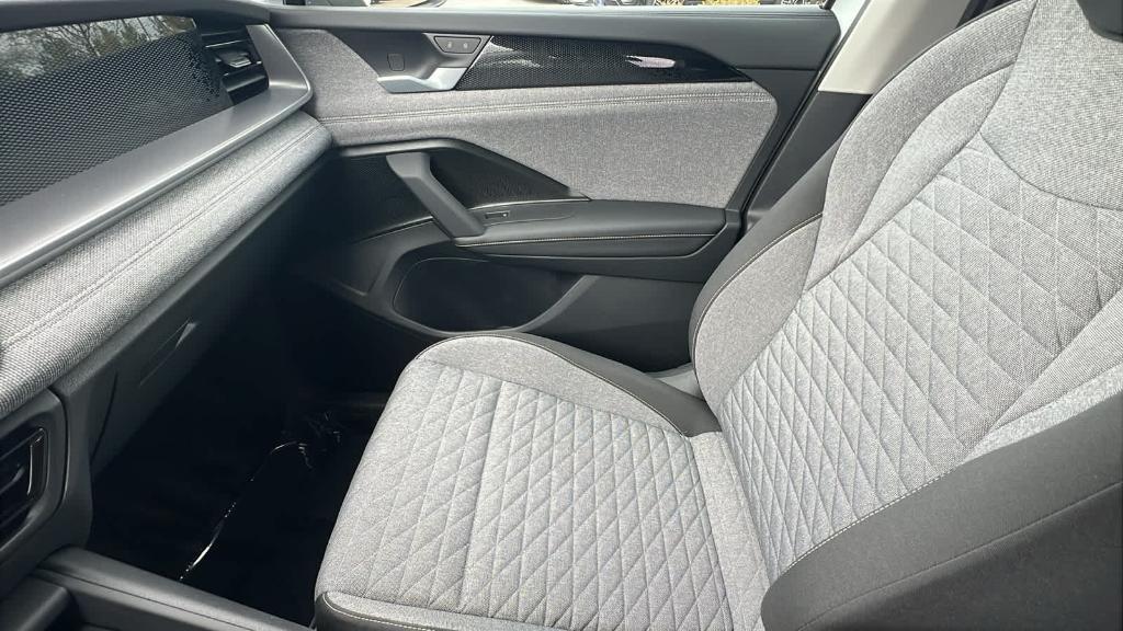 new 2025 Volkswagen Tiguan car, priced at $33,189