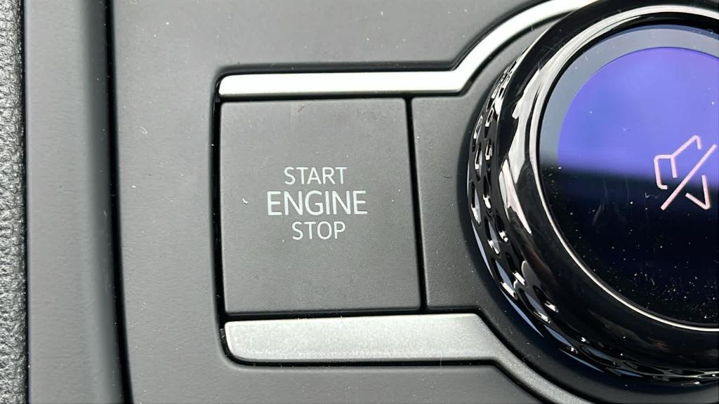 new 2025 Volkswagen Tiguan car, priced at $33,189