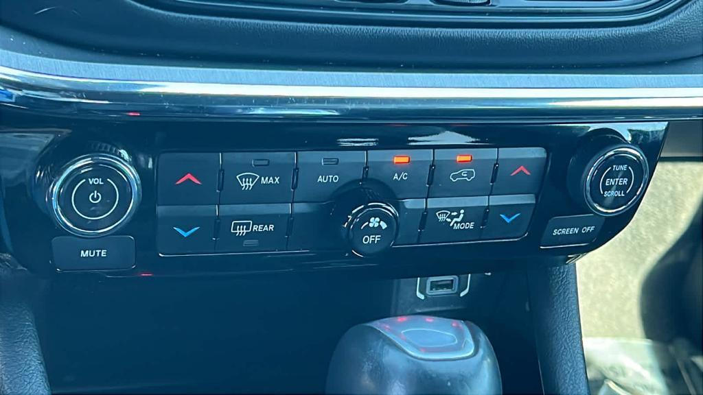 used 2022 Jeep Compass car, priced at $22,432