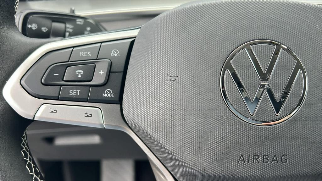 new 2025 Volkswagen Tiguan car, priced at $36,094