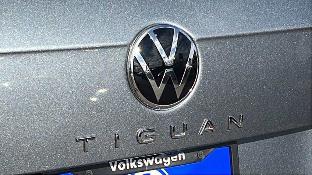 new 2024 Volkswagen Tiguan car, priced at $33,445