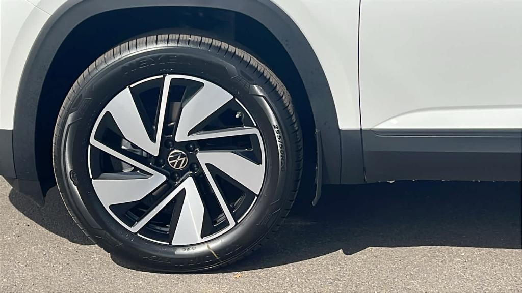 new 2026 Volkswagen Atlas car, priced at $49,833