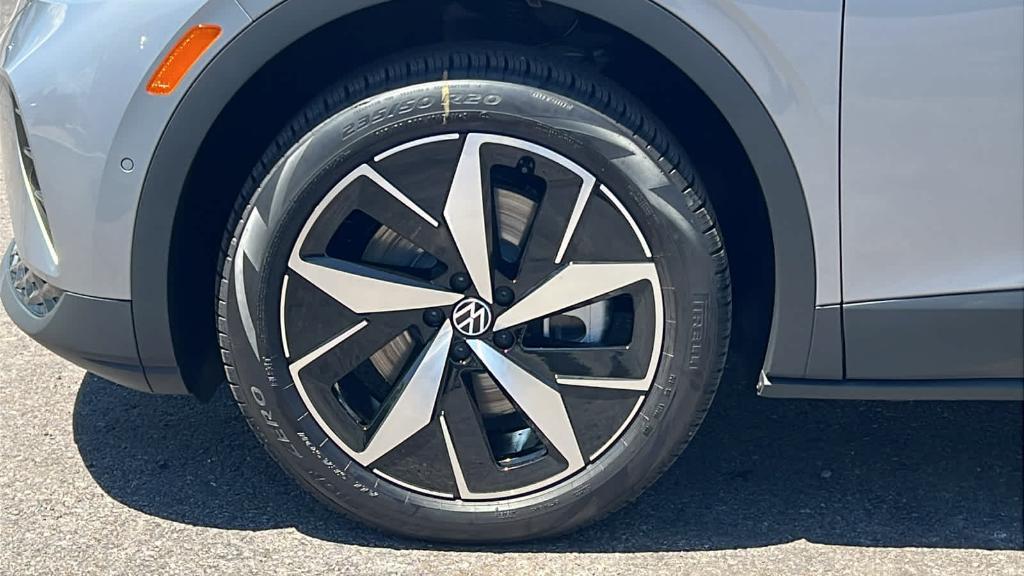 new 2025 Volkswagen ID.4 car, priced at $51,261