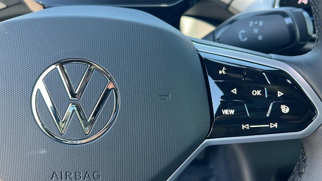 new 2025 Volkswagen ID.4 car, priced at $51,261