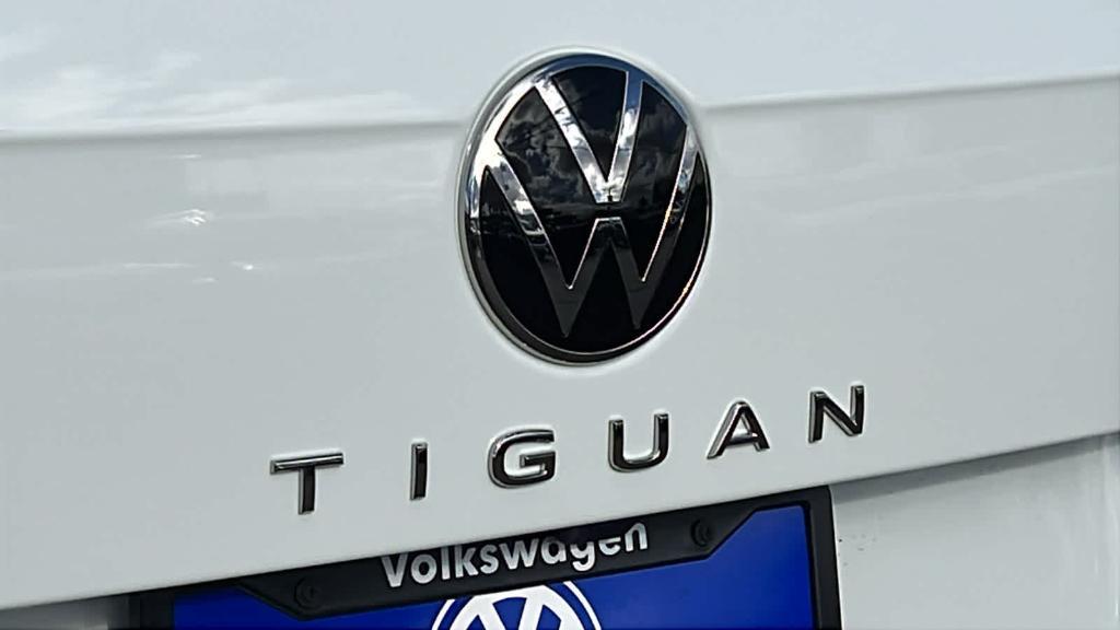 new 2024 Volkswagen Tiguan car, priced at $32,101