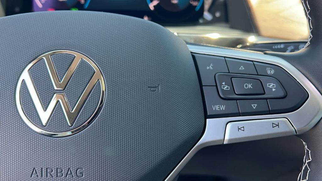 new 2025 Volkswagen Atlas car, priced at $43,516