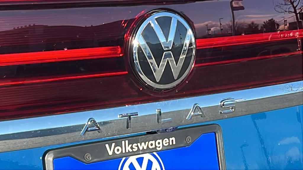 new 2025 Volkswagen Atlas car, priced at $44,962