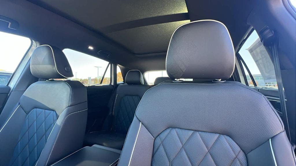 new 2026 Volkswagen Atlas Cross Sport car, priced at $55,813