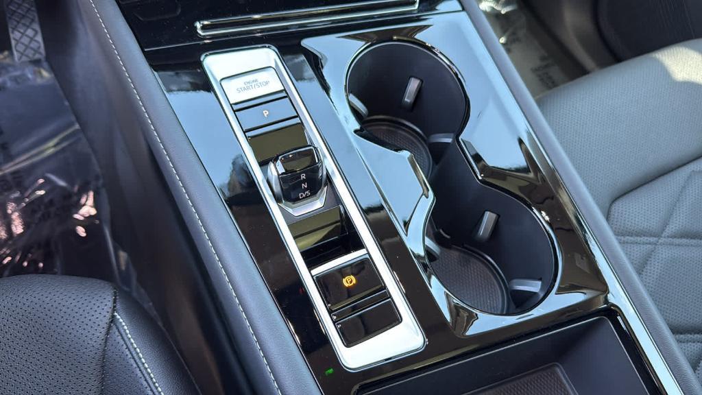 new 2025 Volkswagen Atlas car, priced at $47,582
