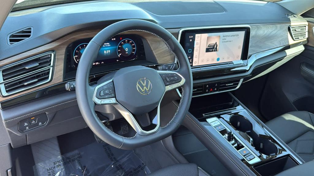new 2025 Volkswagen Atlas car, priced at $47,582