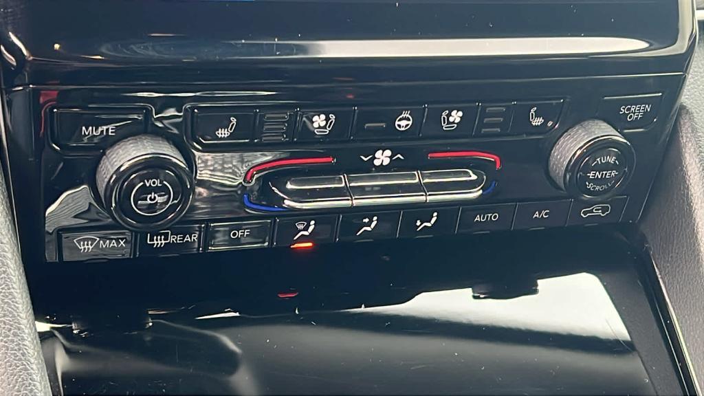 used 2022 Jeep Grand Cherokee car, priced at $28,988