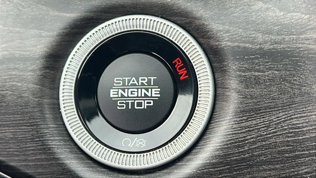 used 2022 Jeep Grand Cherokee car, priced at $28,988