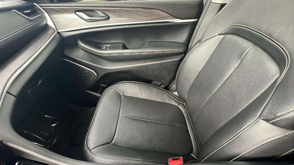 used 2022 Jeep Grand Cherokee car, priced at $28,988