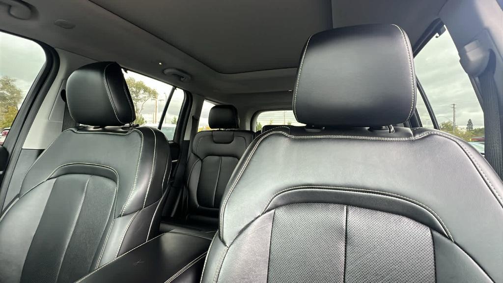 used 2022 Jeep Grand Cherokee car, priced at $28,988