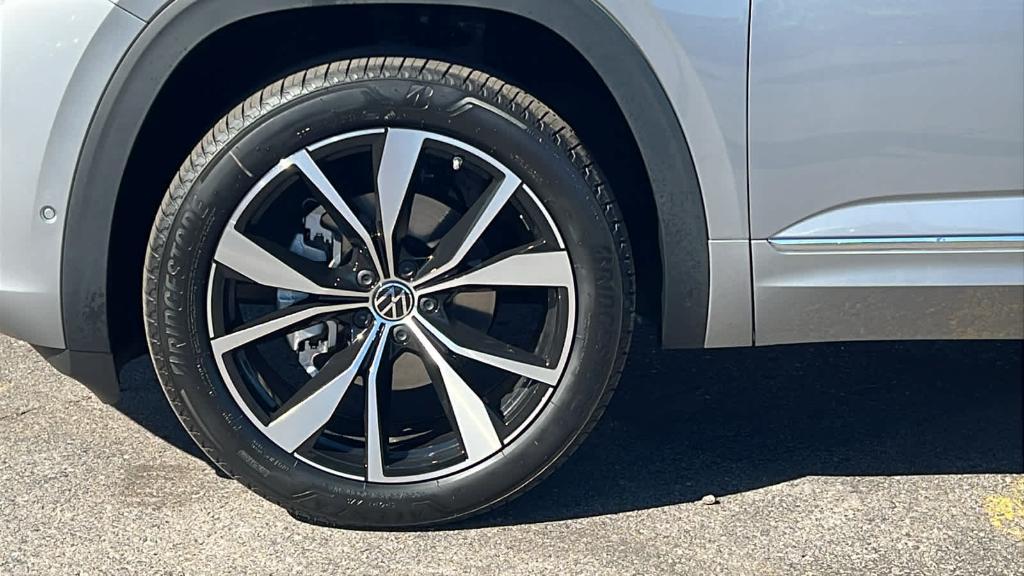 new 2026 Volkswagen Atlas car, priced at $56,849