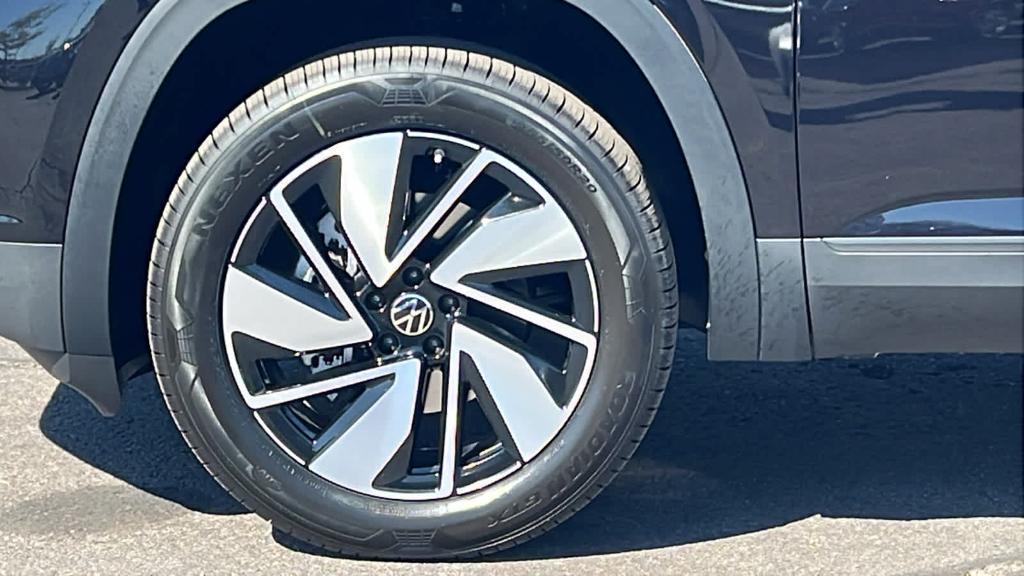 new 2026 Volkswagen Atlas car, priced at $47,375