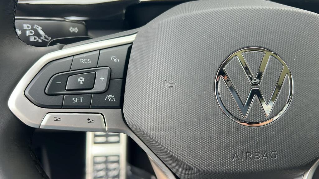 new 2025 Volkswagen Atlas car, priced at $51,639