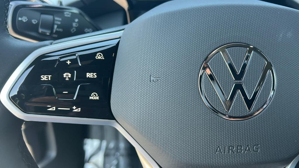 new 2025 Volkswagen ID.4 car, priced at $51,716