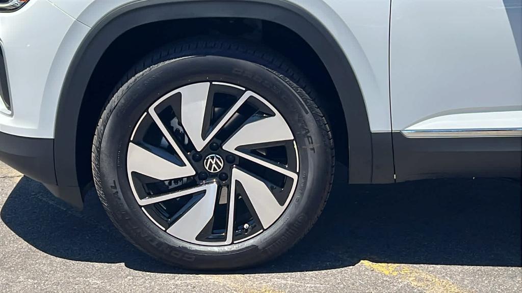 new 2025 Volkswagen Atlas car, priced at $47,366