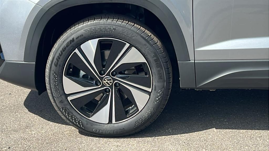 new 2025 Volkswagen Taos car, priced at $31,401