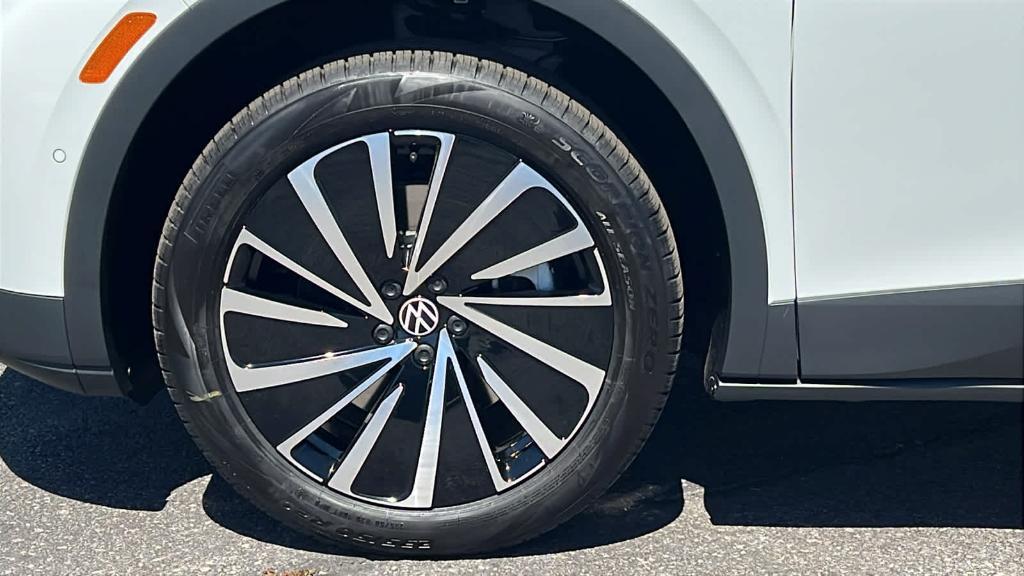 new 2025 Volkswagen ID.4 car, priced at $44,495