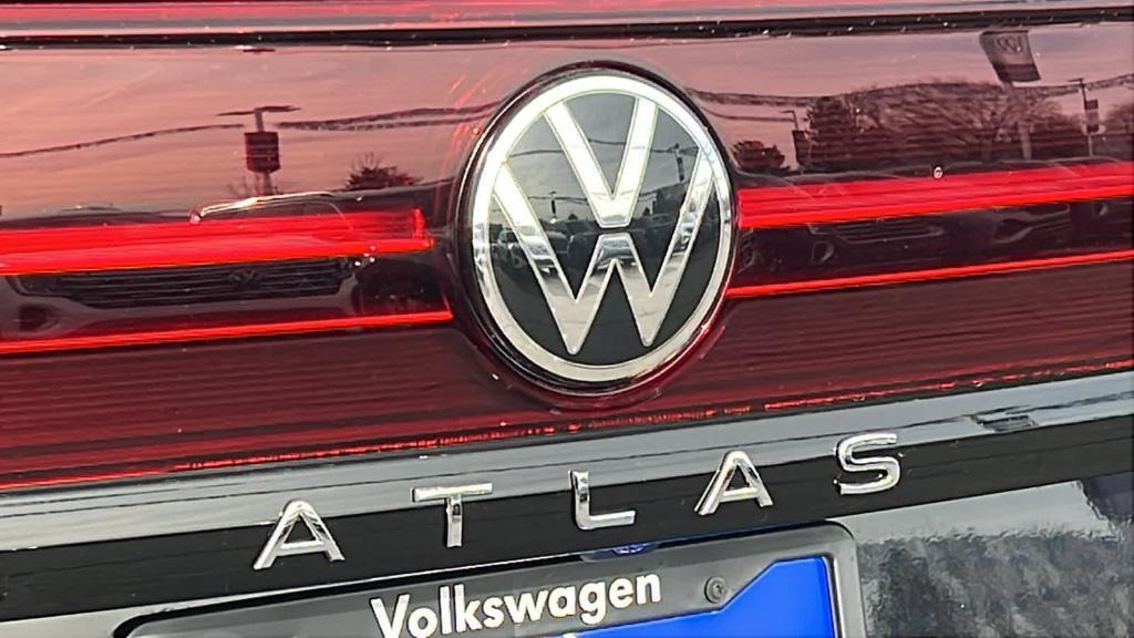 new 2025 Volkswagen Atlas car, priced at $46,951