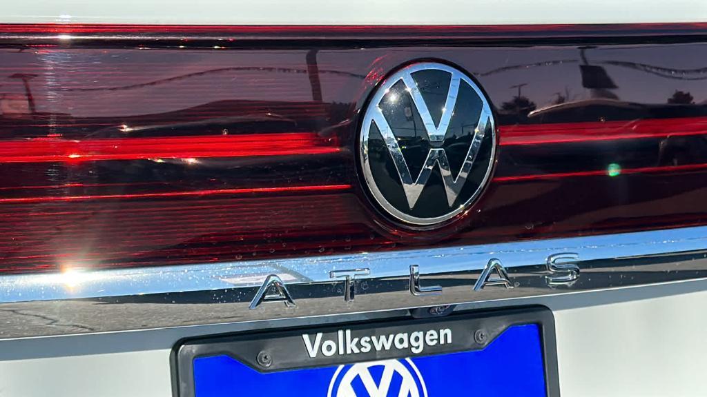 new 2024 Volkswagen Atlas car, priced at $38,157