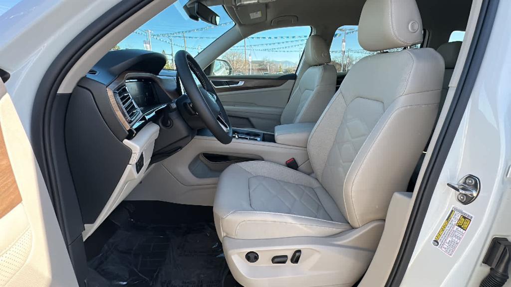 new 2024 Volkswagen Atlas car, priced at $38,157