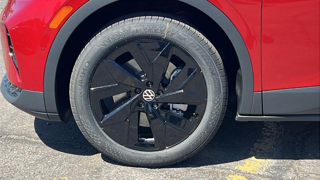 new 2025 Volkswagen ID.4 car, priced at $56,016