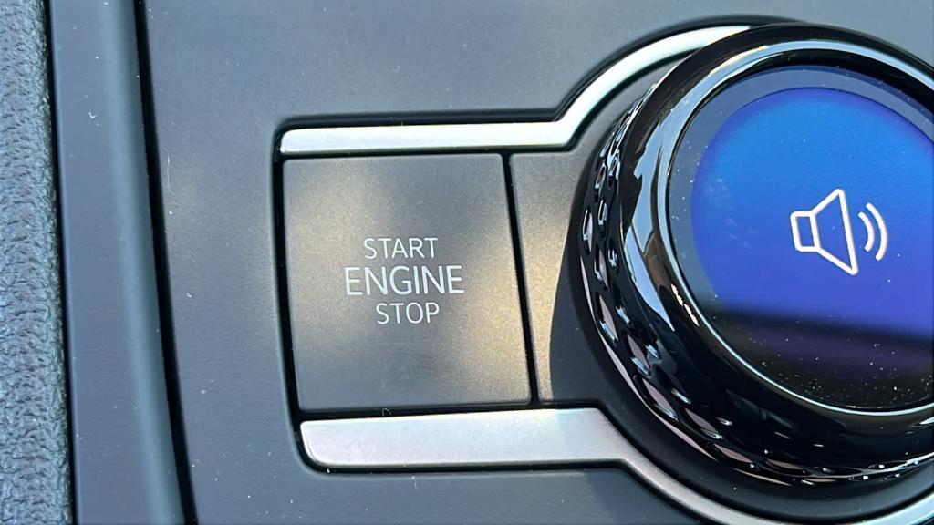 new 2025 Volkswagen Tiguan car, priced at $35,530