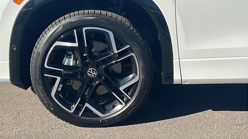 new 2026 Volkswagen Tiguan car, priced at $45,707