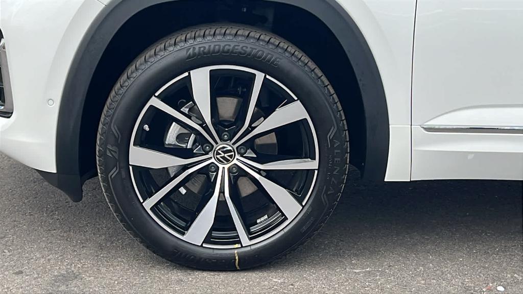 new 2026 Volkswagen Atlas car, priced at $57,304