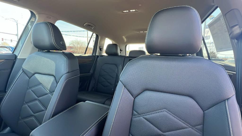 new 2025 Volkswagen Atlas car, priced at $38,305