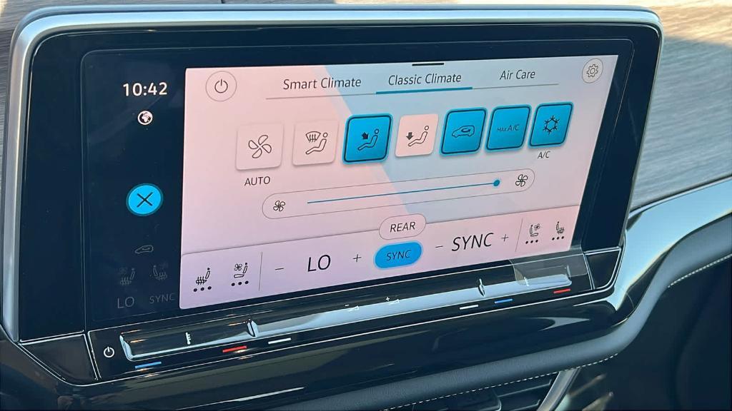 new 2025 Volkswagen Atlas car, priced at $50,950