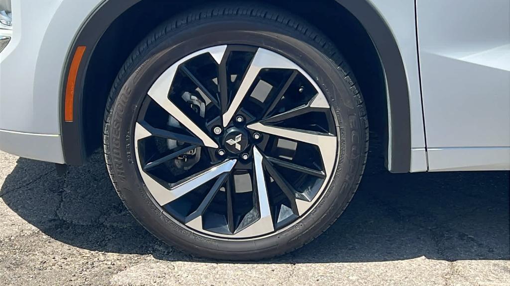 used 2022 Mitsubishi Outlander car, priced at $25,988