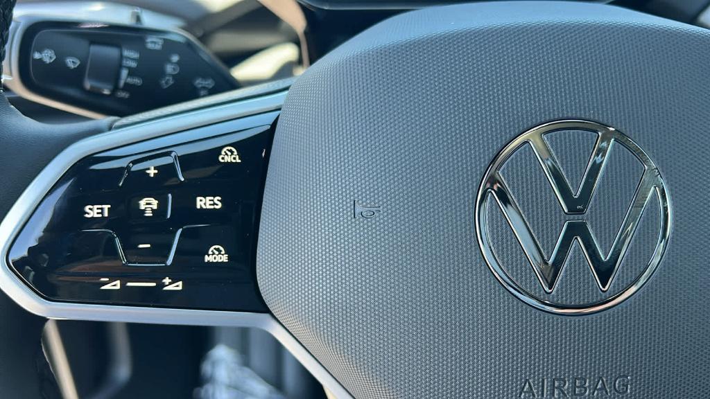 new 2025 Volkswagen ID.4 car, priced at $47,816