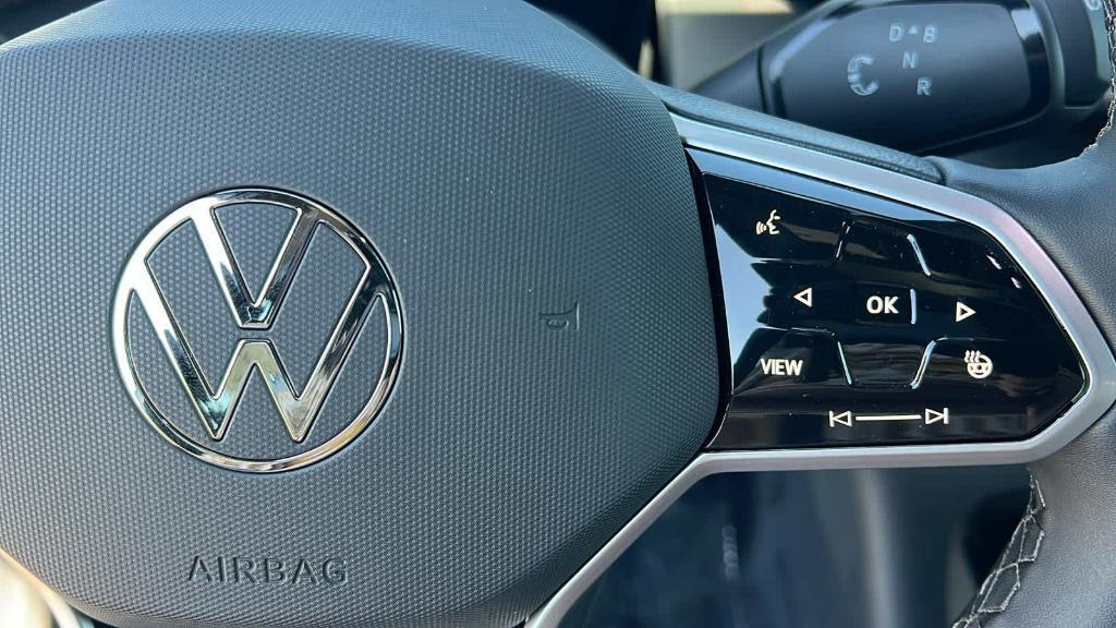 new 2025 Volkswagen ID.4 car, priced at $49,432