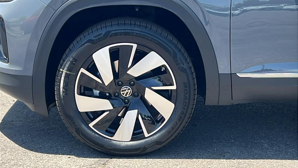 new 2025 Volkswagen Atlas Cross Sport car, priced at $46,110
