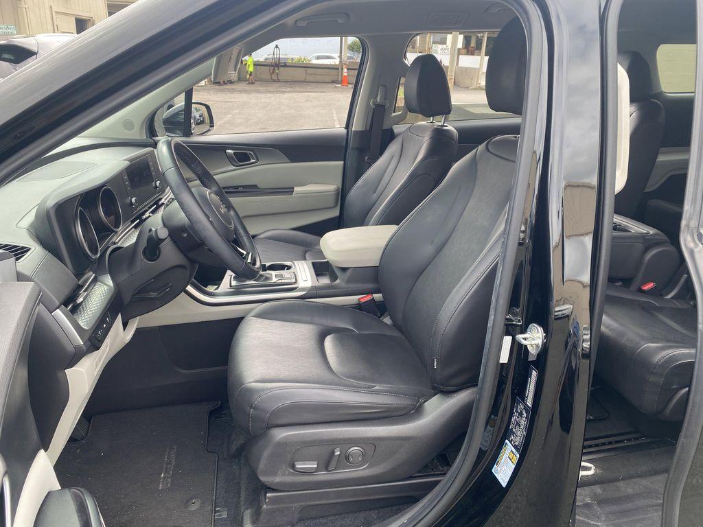 used 2022 Kia Carnival car, priced at $33,888