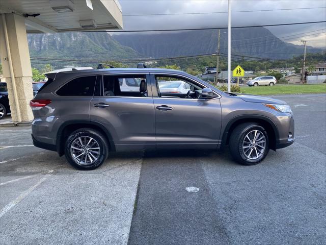 used 2018 Toyota Highlander car, priced at $25,995