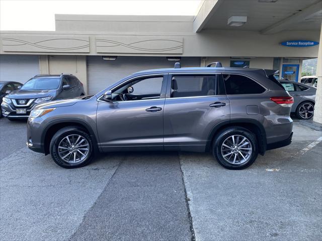 used 2018 Toyota Highlander car, priced at $25,995