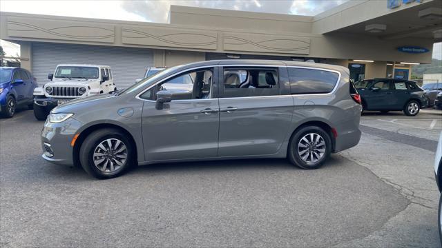 used 2022 Chrysler Pacifica Hybrid car, priced at $29,995